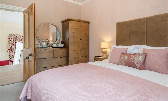 Llys Aeron Bedroom 3 King room